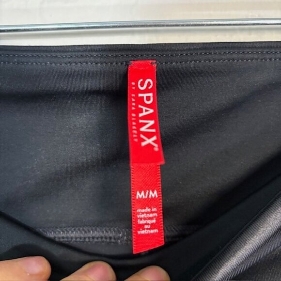 Spanx Faux Leather Bike Shorts Womens Medium Glossy Camo 9.5" Compression - Picture 3 of 5